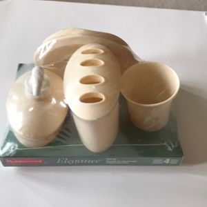 Vintage Rubbermaid Elegance Bath Set